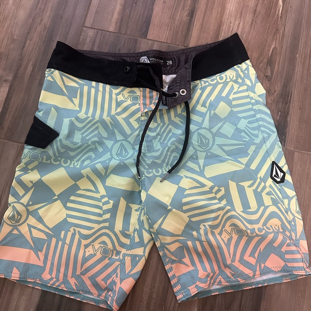 Volcom Men's Pastel Geometric Swim Shorts